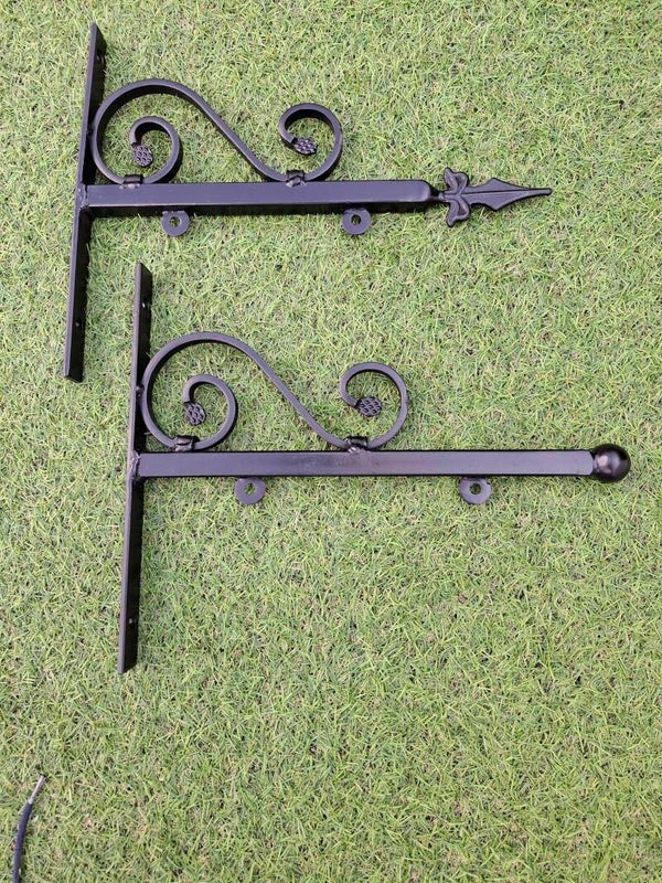 Small hanging bracket