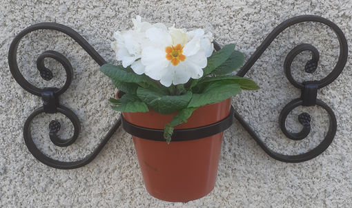 Double Scroll Planter