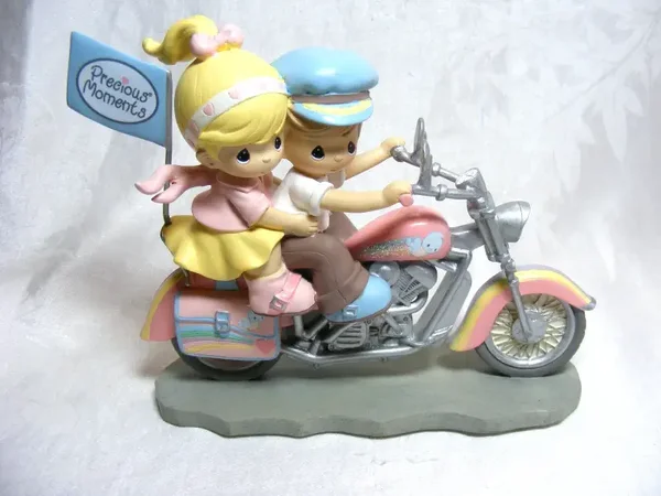 2005 Precious Moments Figurine No. 2296 Flying High With Your Love N-2