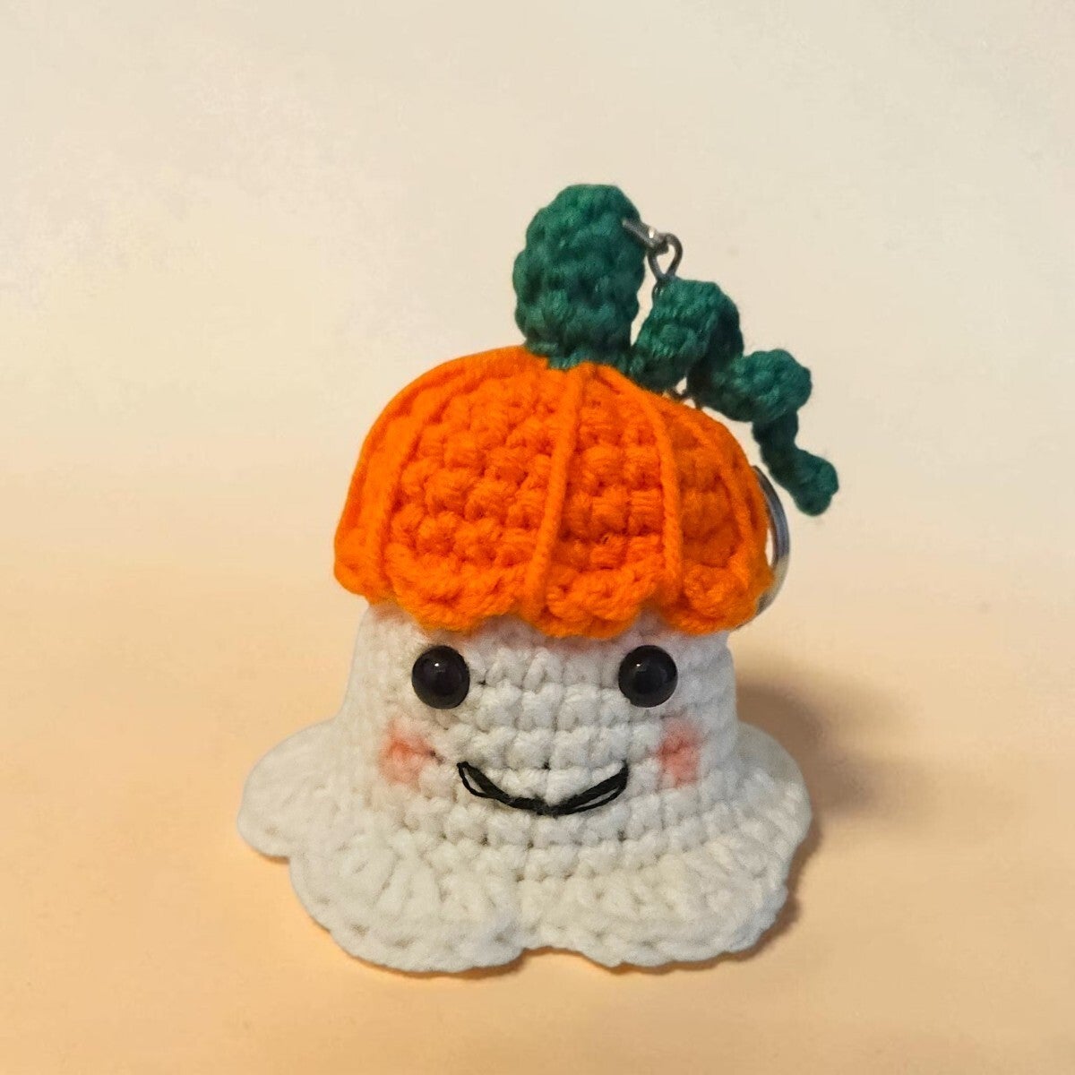 Porte-clé fantôme citrouille au crochet
