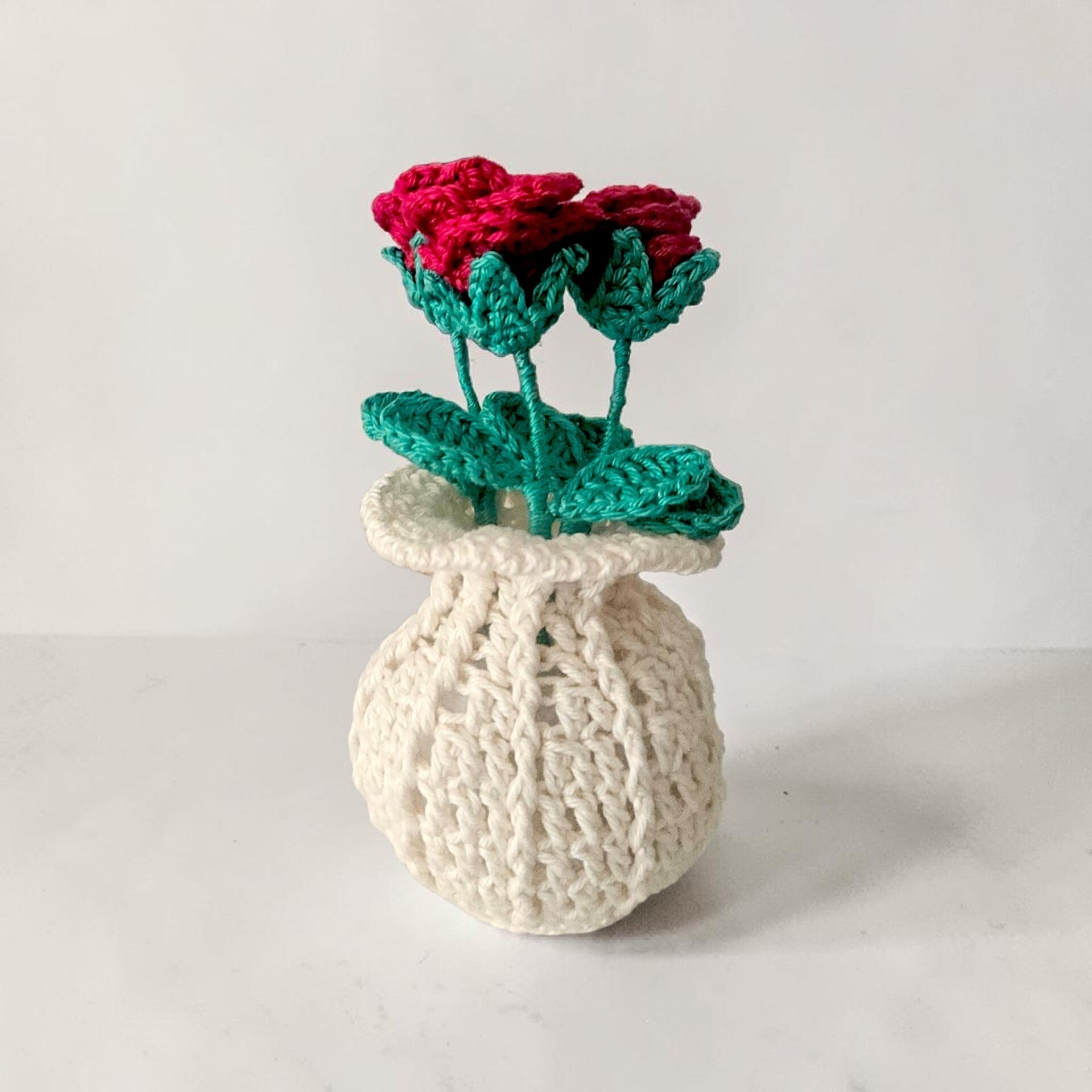 Vase avec roses