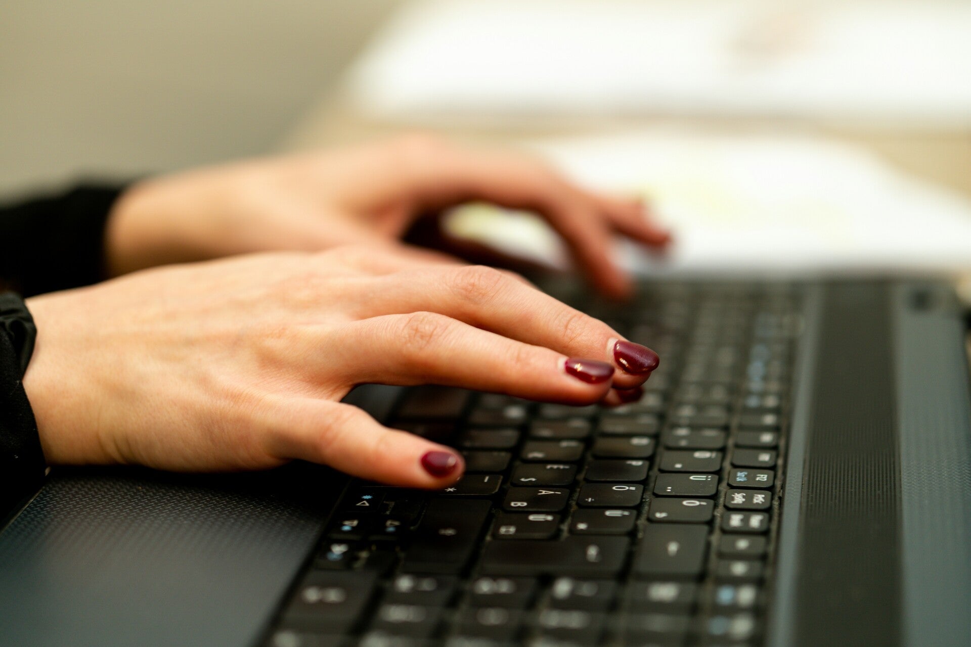 Rédaction courrier sur ordinateur