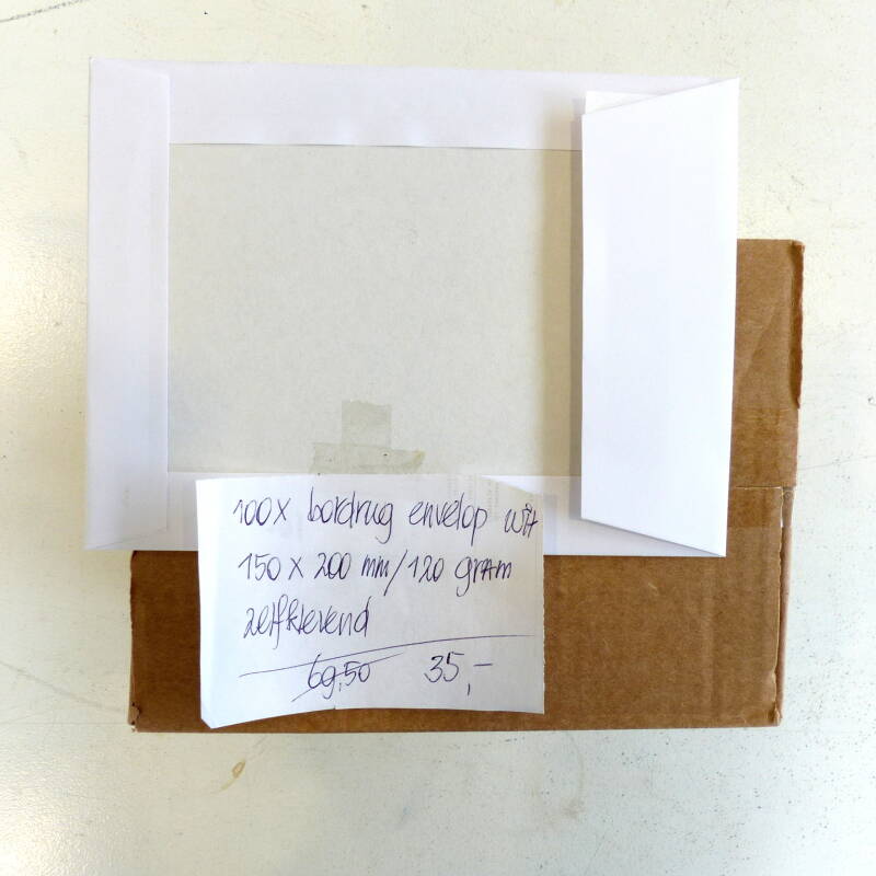 100x bordrug envelop wit 15x20cm 120grams zelfklevend