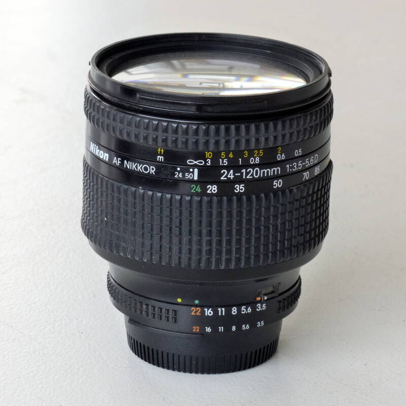 Nikon AF Nikkor 24-120mm/3.5-5.6
