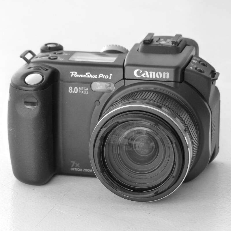 Canon spiegelreflexcamera Powershot Pro-1 met 7x zoombereik