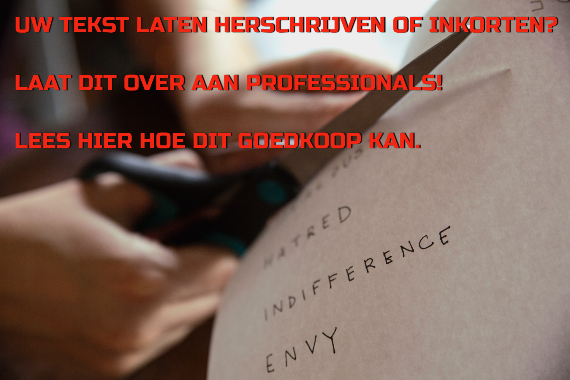 Schaar in papier. Tekst behorende bij onderdeel 'tekst laten inkorten'