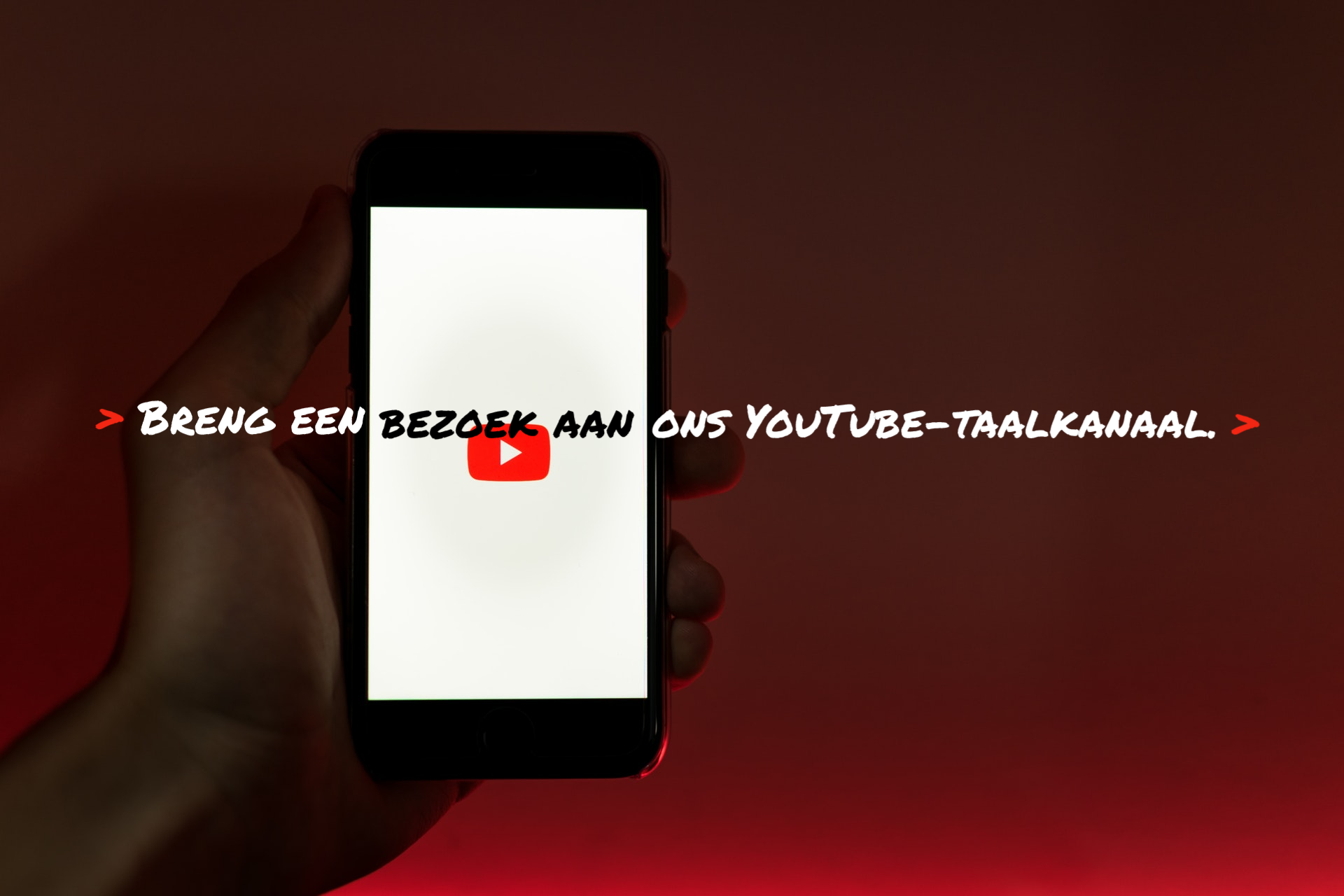 logo YouTube met tekst breng een bezoek aan ons YouTube-kanaal