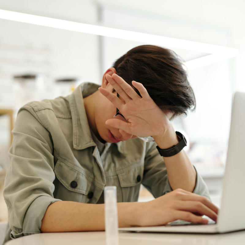 Webteksen professioneel laten nakijken door een redacteur door Nederlands Taalbureau.