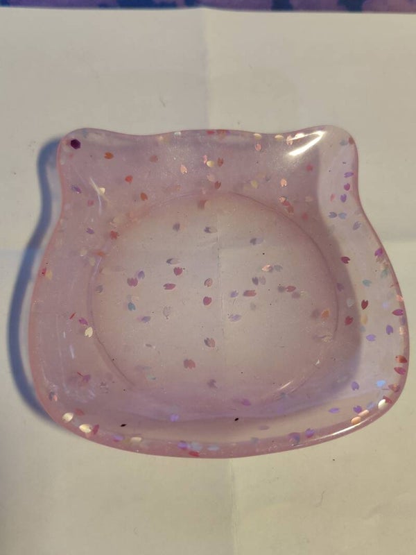 himmeä vaaleanpunainen kissatassi