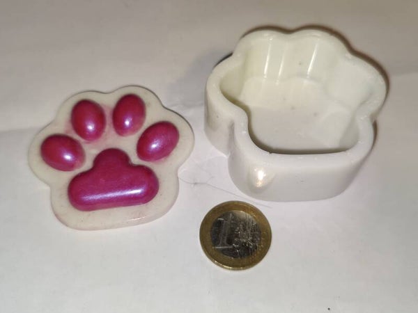 Tassu resiinirasia pinkki-valkoinen. pieni