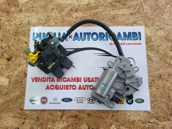 CHIUSURA CENTRALIZZATA ORIGINALE POSTERIORE AUDI Q2 2017 8TA827887C