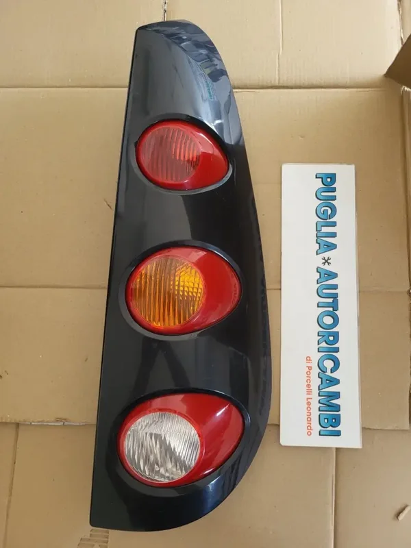 FARO FANALE POSTERIORE DESTRO DX PARTE ESTERNA SMART FORFOUR A4548200064