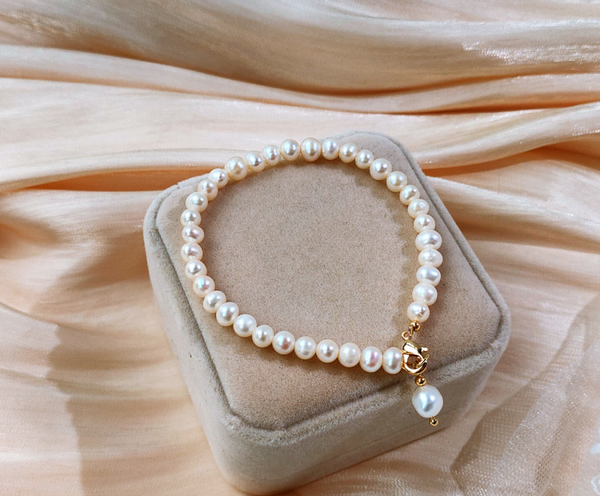 Natural Freshwater Pearl Bracelet