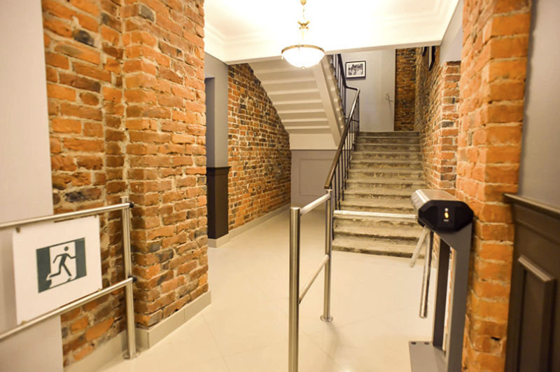 SAG, PERCo.shop is de importeur en regelt ook de installatie van PERCo toegangspoorten. Koop zowel als Lease. Tourniquets, draaikruizen, draaipoorten, draaikruis, miva, zwenkpoorten, mindervalidenpoorten, lage poorten , manshoge poorten en ook toiletoplos