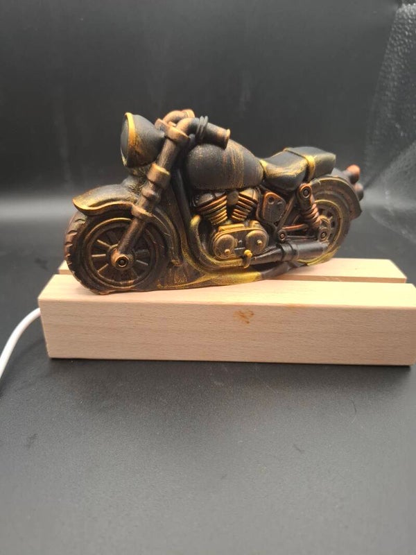 Motorrad aus Epoxidharz