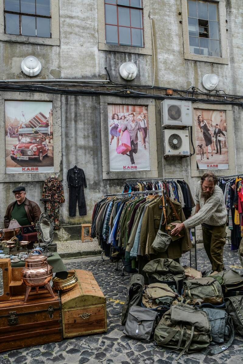 Großer Flohmarkt mit Trödel und Vintage auf dem Messeplatz in Idar-Oberstein