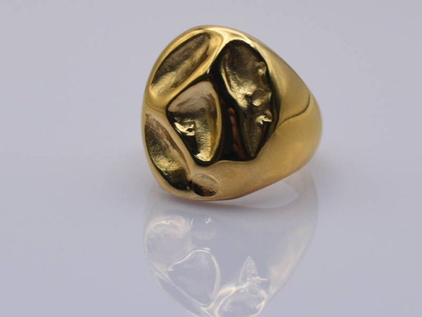 anillo roca fundida