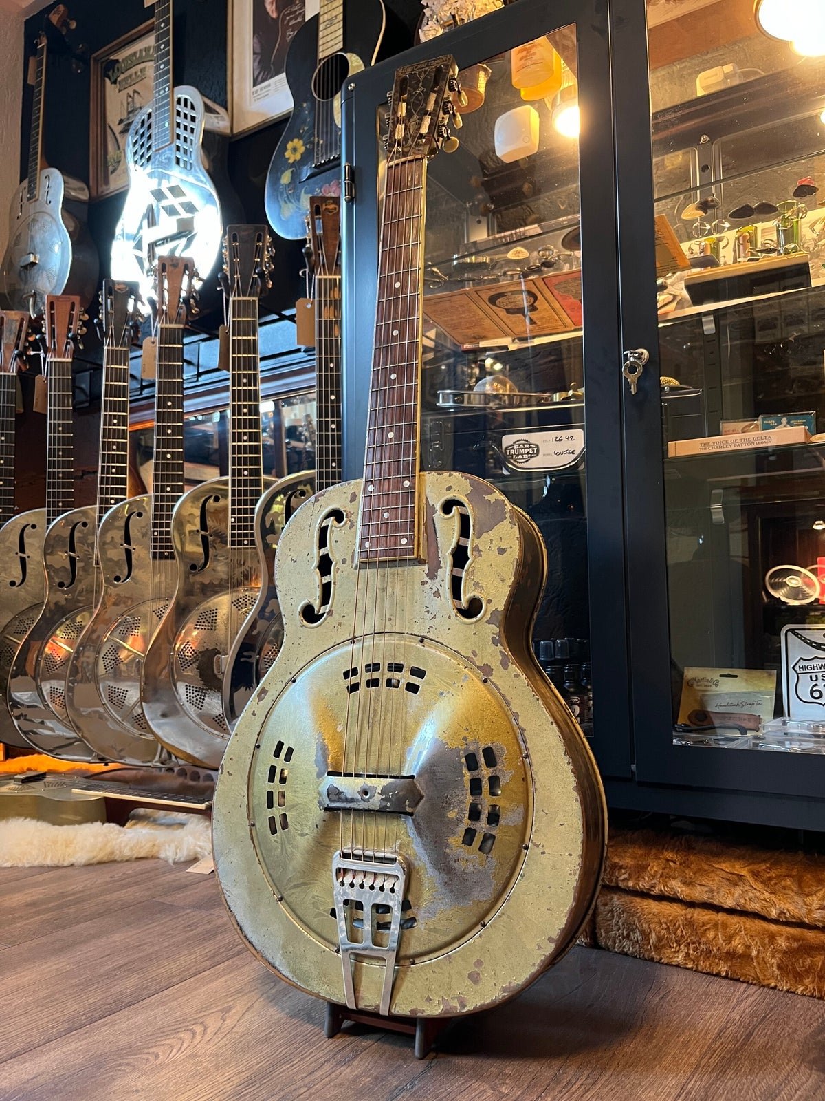 Guitars | Mainwood Guitars | Vintage & Exclusive