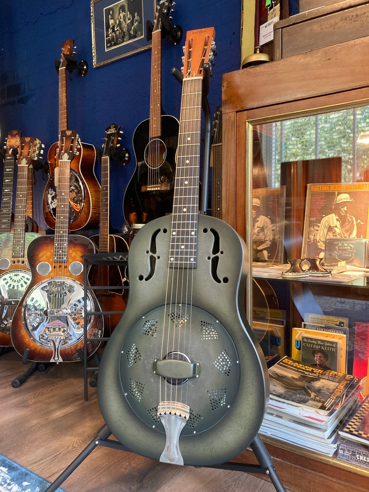 Guitars | Mainwood Guitars | Vintage & Exclusive