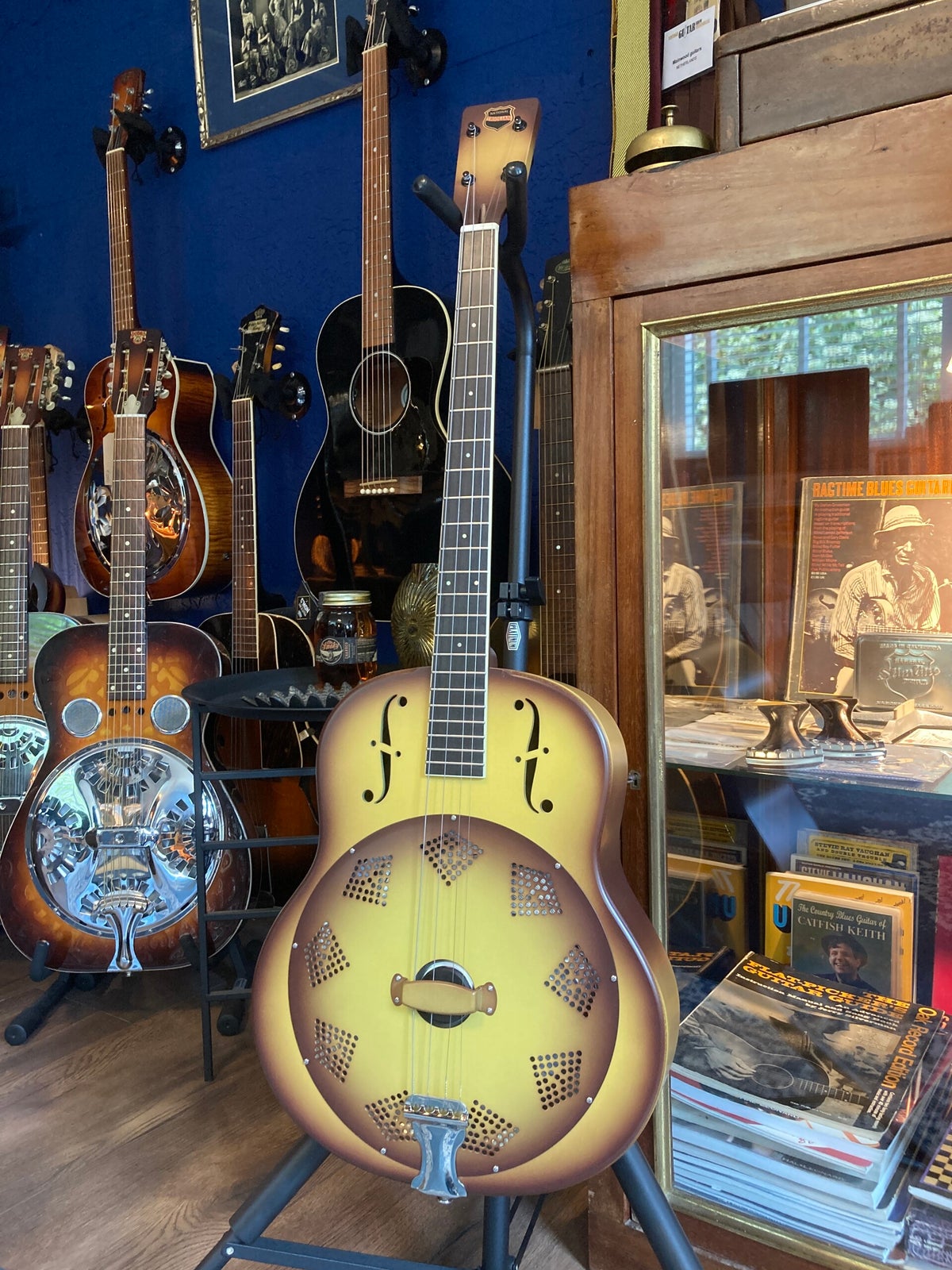 Guitars | Mainwood Guitars | Vintage & Exclusive
