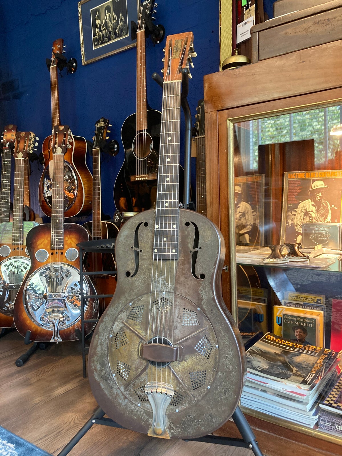 Guitars | Mainwood Guitars | Vintage & Exclusive