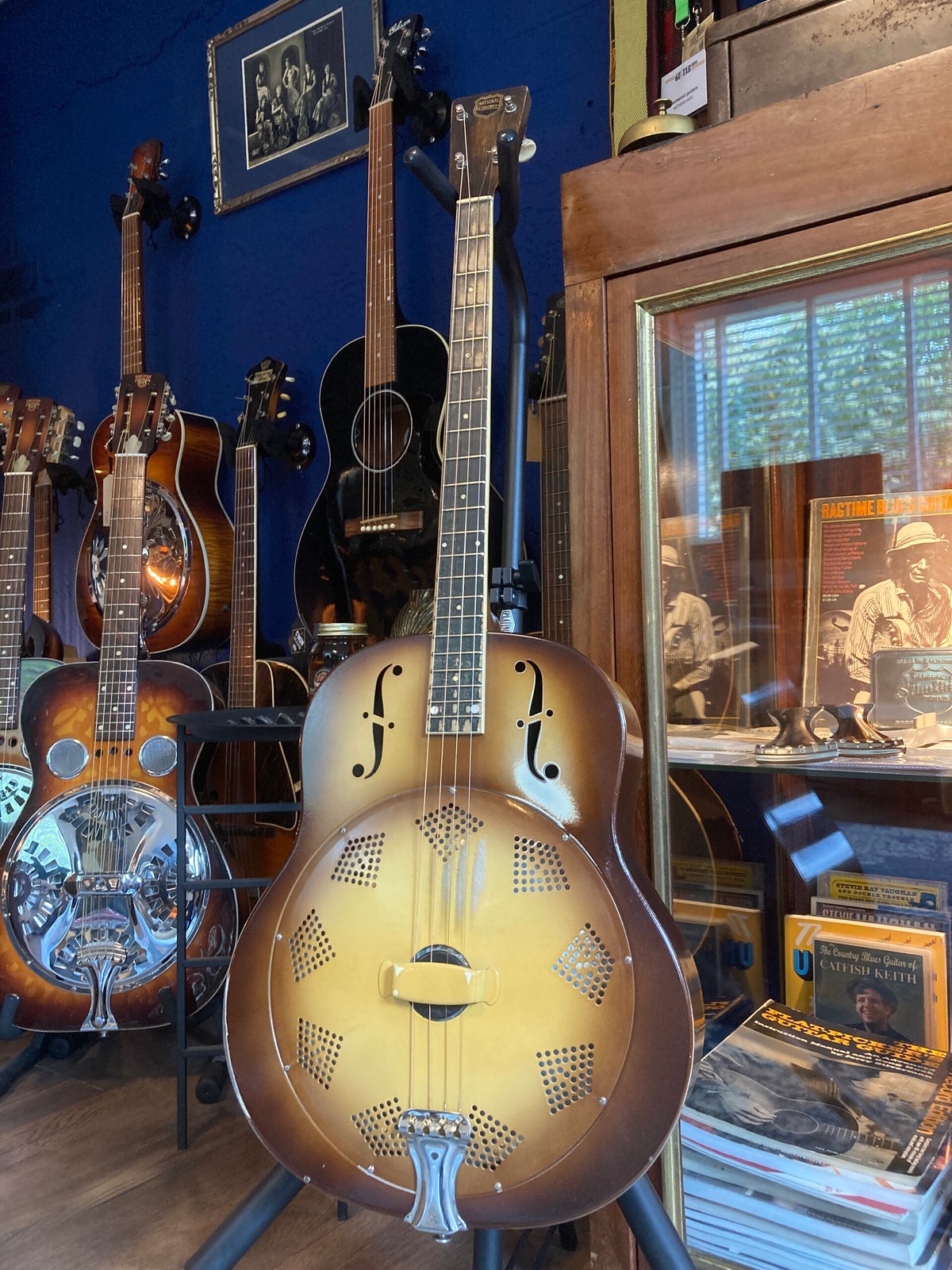 Guitars | Mainwood Guitars | Vintage & Exclusive