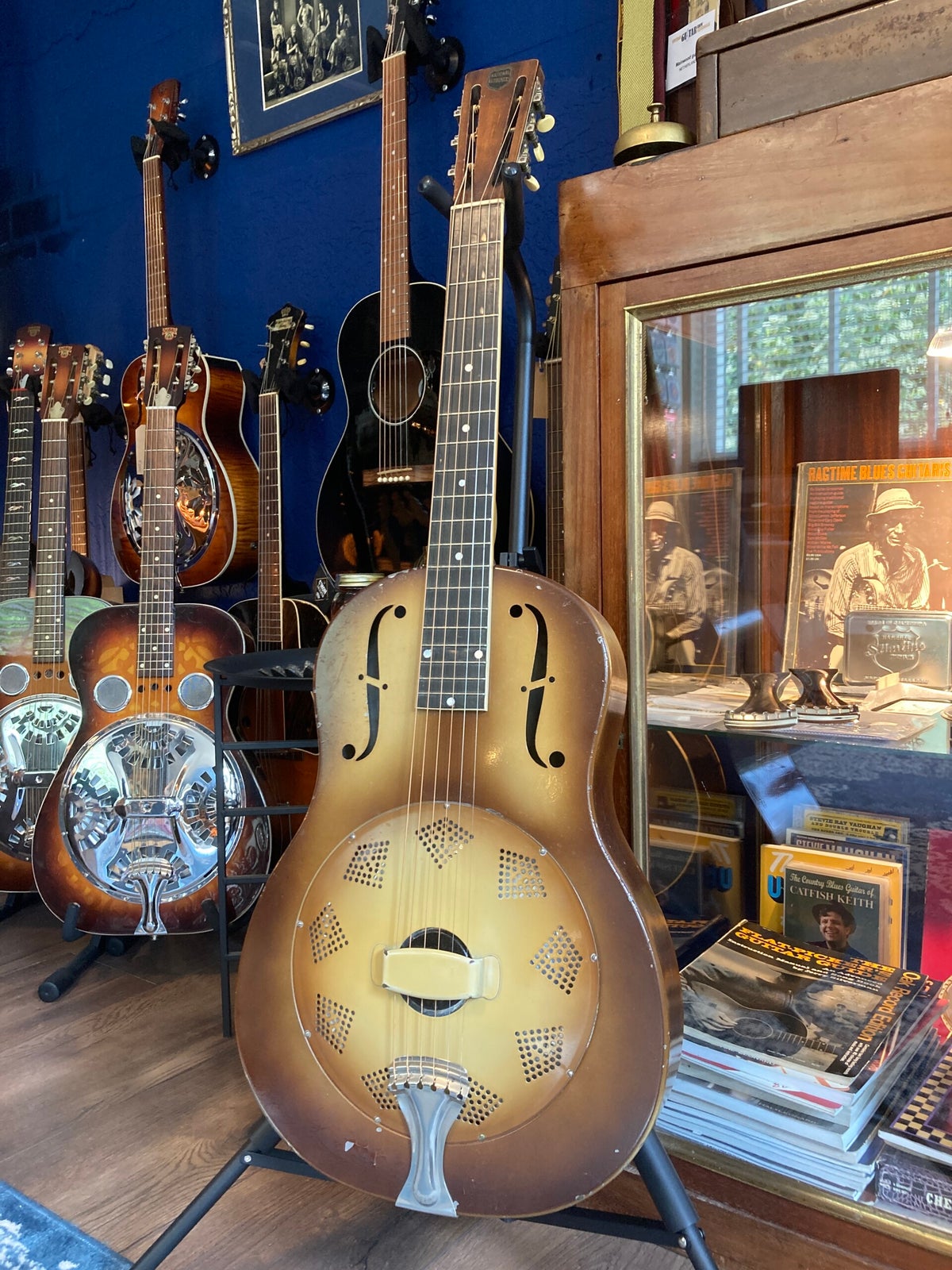 Guitars | Mainwood Guitars | Vintage & Exclusive