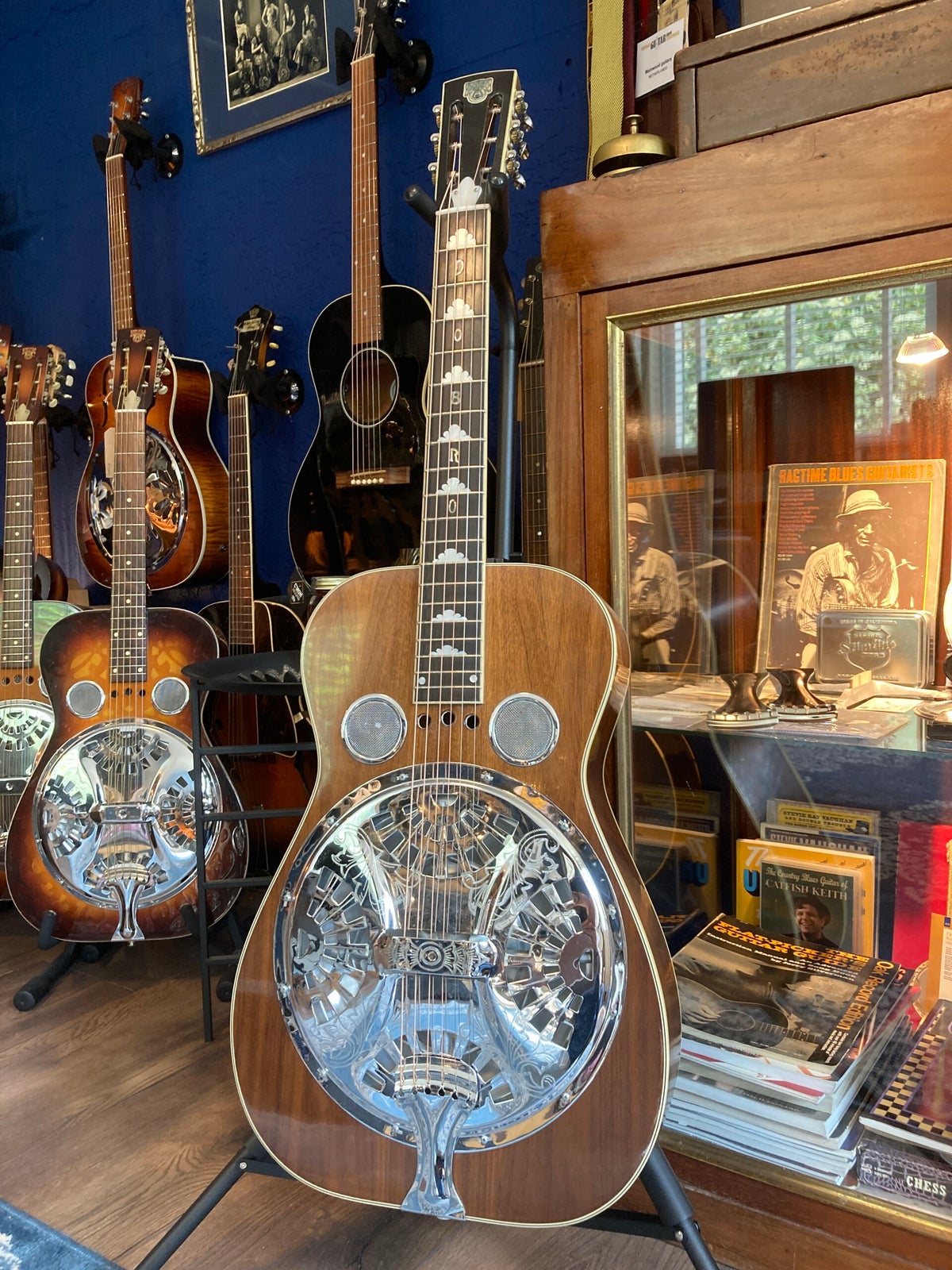 Guitars | Mainwood Guitars | Vintage & Exclusive
