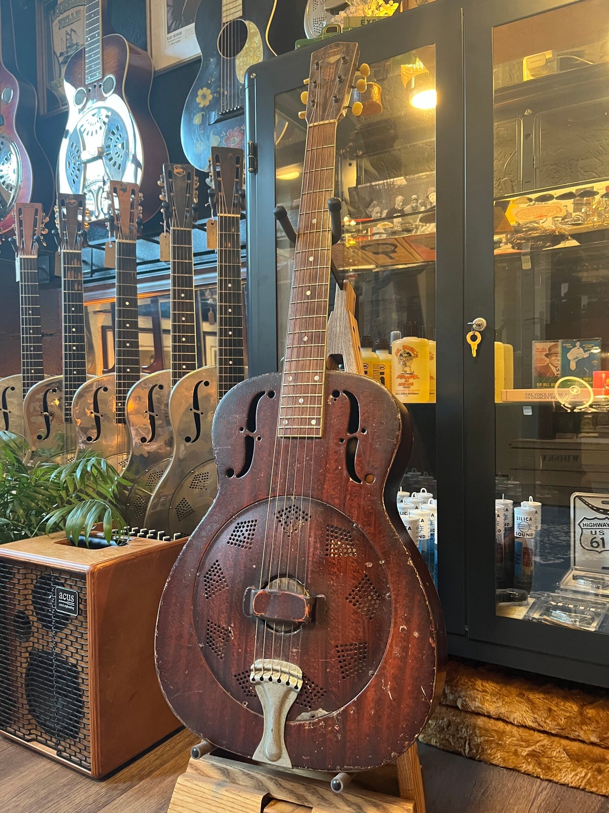 Guitars | Mainwood Guitars | Vintage & Exclusive