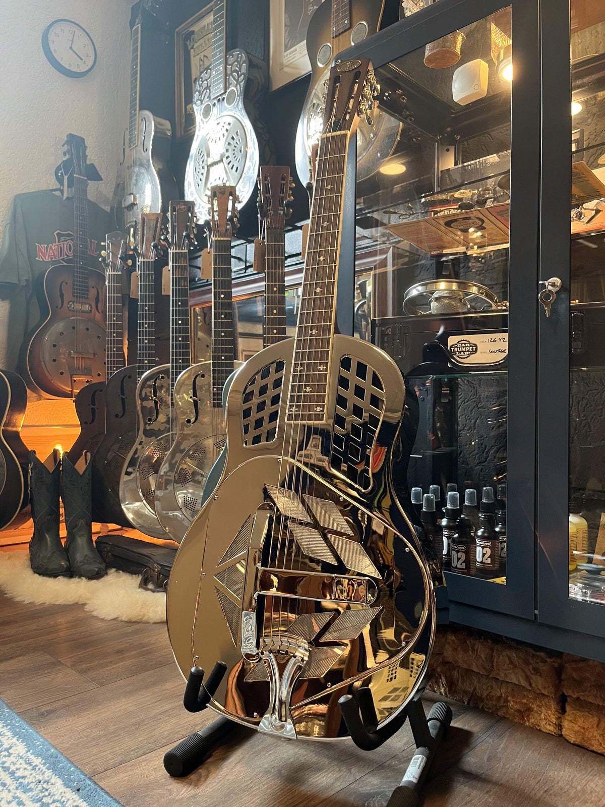 Guitars | Mainwood Guitars | Vintage & Exclusive