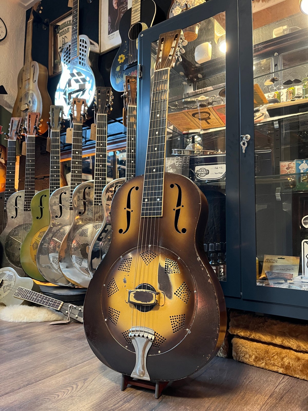 Guitars | Mainwood Guitars | Vintage & Exclusive