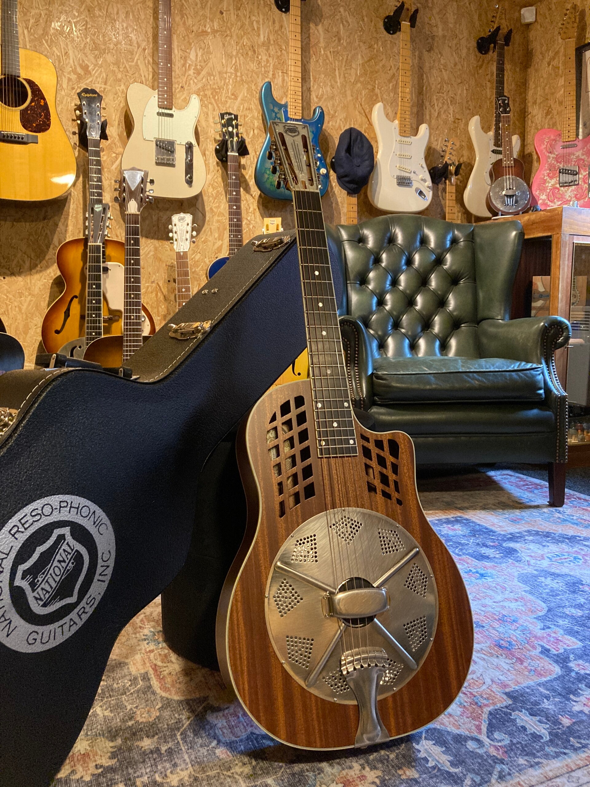 National Reso-Phonic Guitars / Guitars | Mainwood Guitars | Exclusive ...