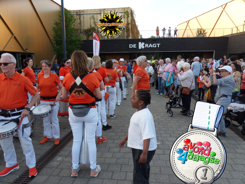 optreden avond4daagse breda noord bij buurthuis de kragt