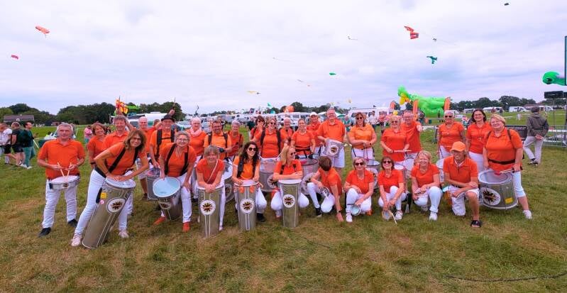 Maisquenada groepsfoto sambaband Rijsbergse vliegerdagen 2025