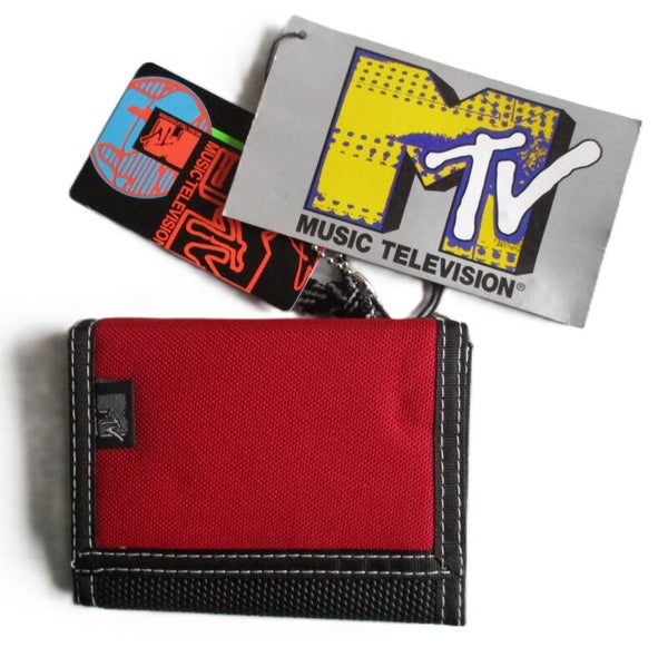 MTV WALLET MET KETTING ROOD