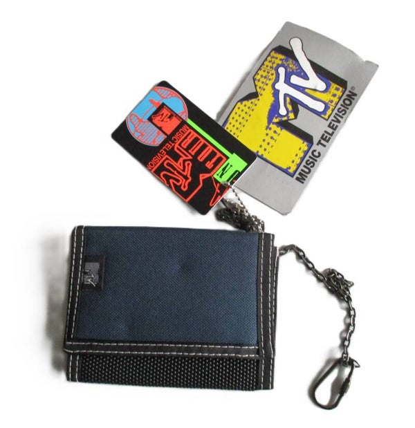 MTV WALLET MET KETTING NAVY
