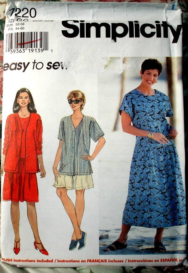 Simplicity 7220 Women's Top Dress And Shorts Size GG (26W to 32W)