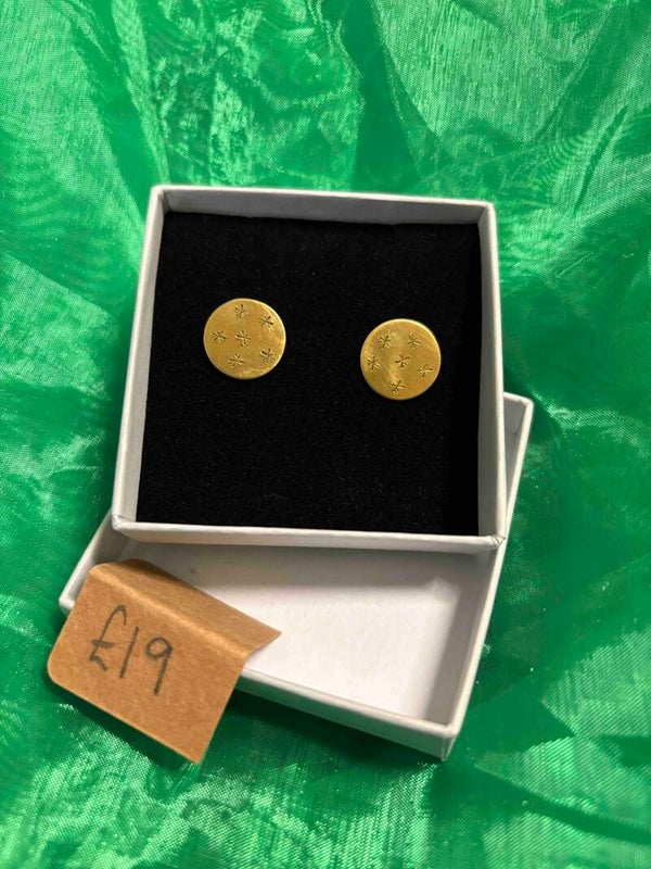 Clustdlysau Aur | Gold Earrings - Vicky Jones
