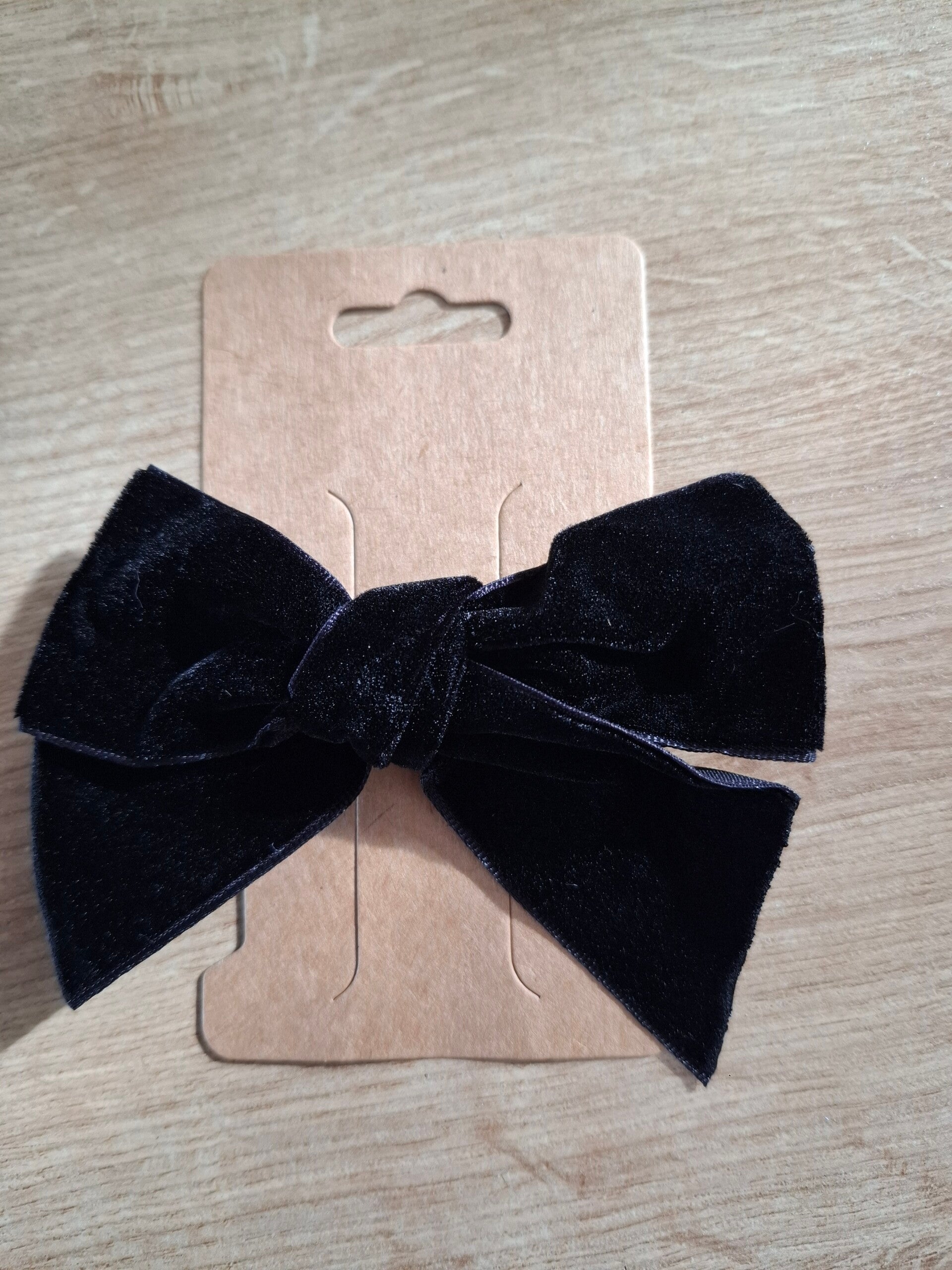 Haarclips met zwart fluwelen strik