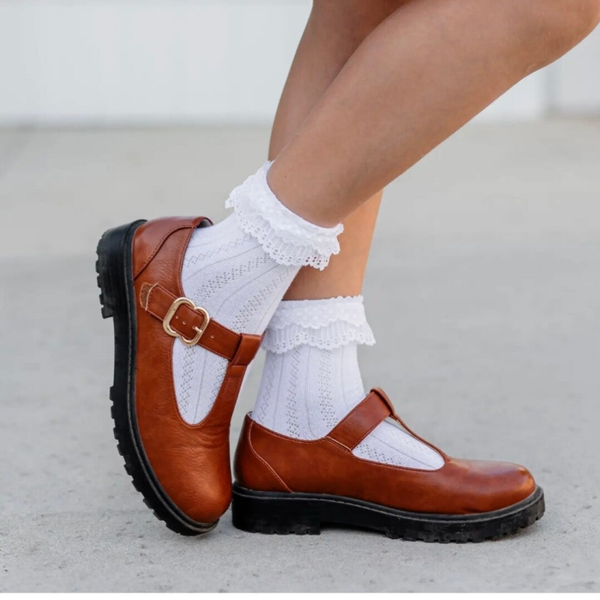 Mooie witte sok, opengewerkt met kanten randje