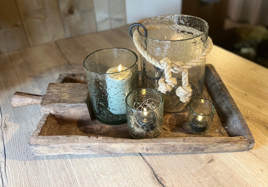 Oudhouten massieve schaal met handgreep