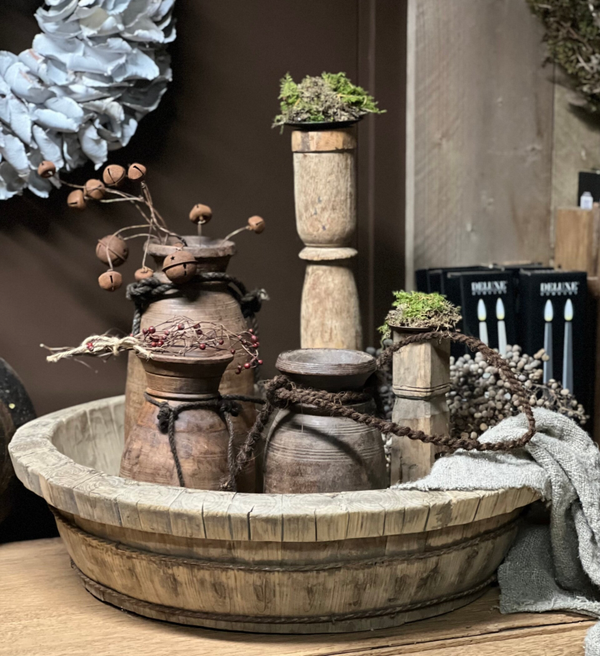 Oude houten authentieke olijfbak