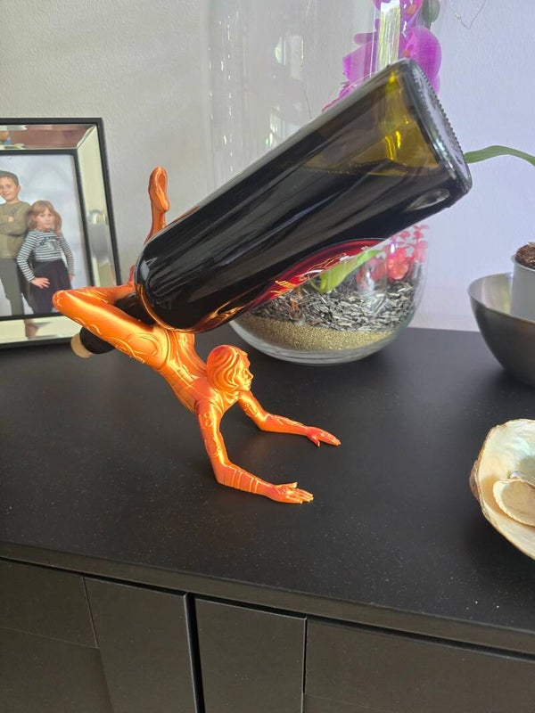 Stojak na wino akrobatka