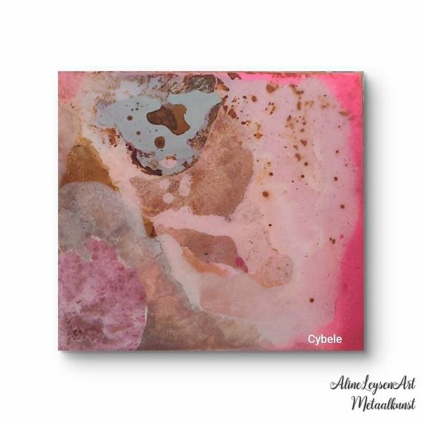 Cybele 35 x 39 x 3 cm
