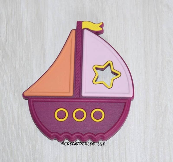 Anneau de dentition bateau rouge vin