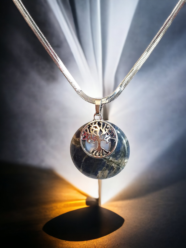 Collier en acier inoxydable et pendentif arbre de vie médaille sodalite