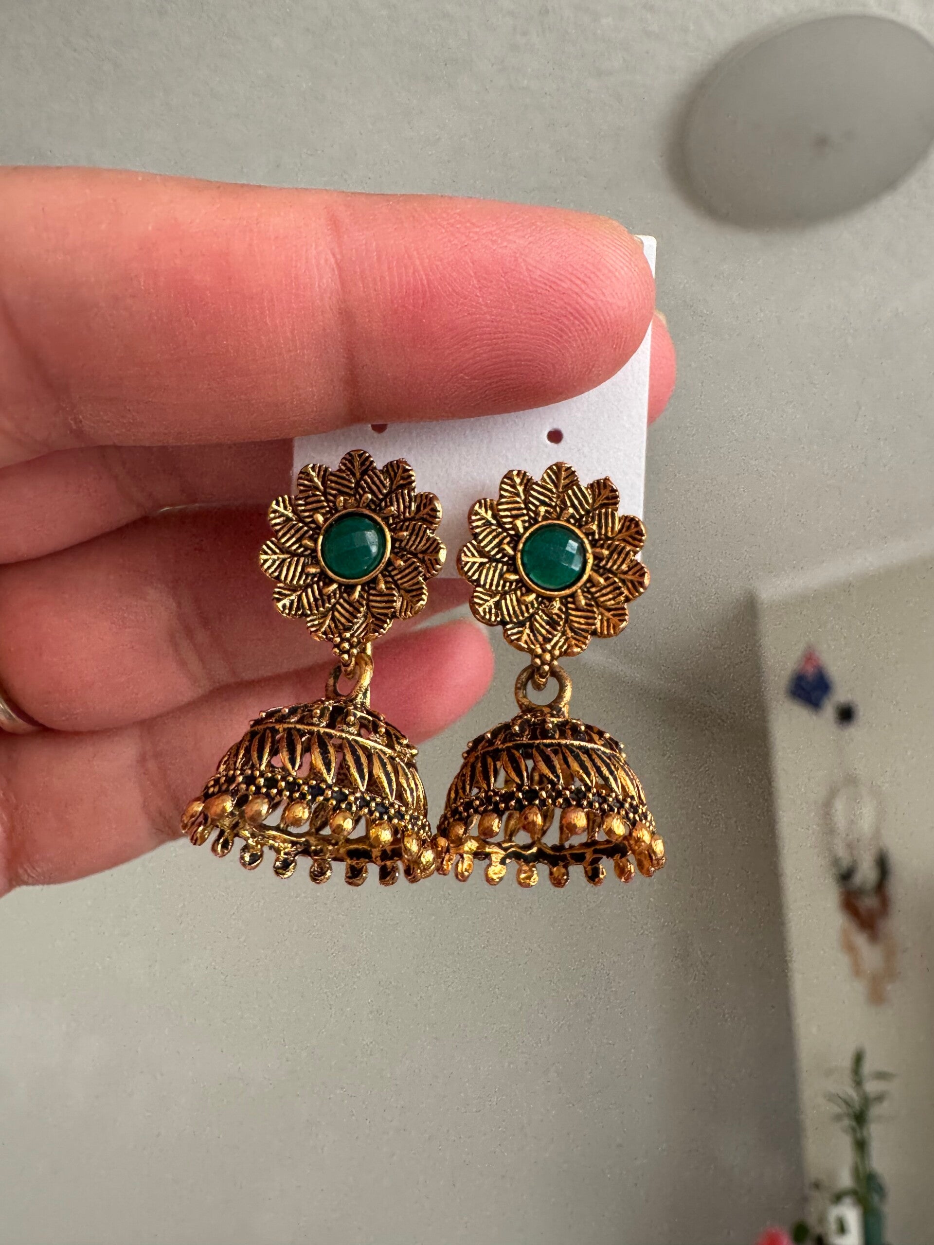 Mini jhumka