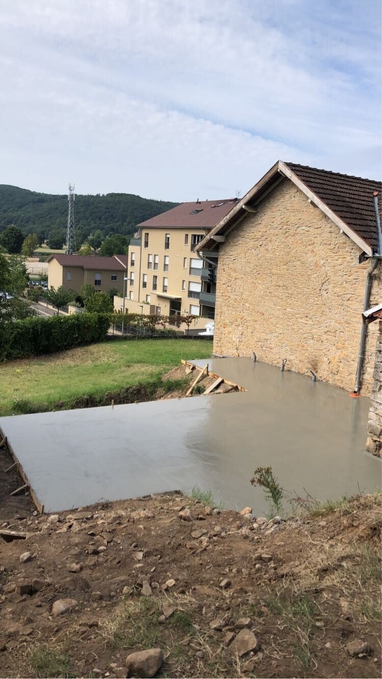 Travaux de maçonnerie avant pose de résine