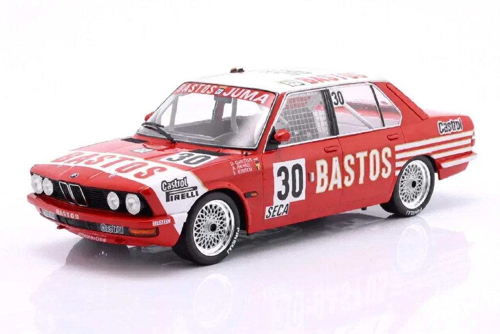 BMW 528i #30 Winner 24h Spa 1982 1:18 Scale IXO Diecast Model Car