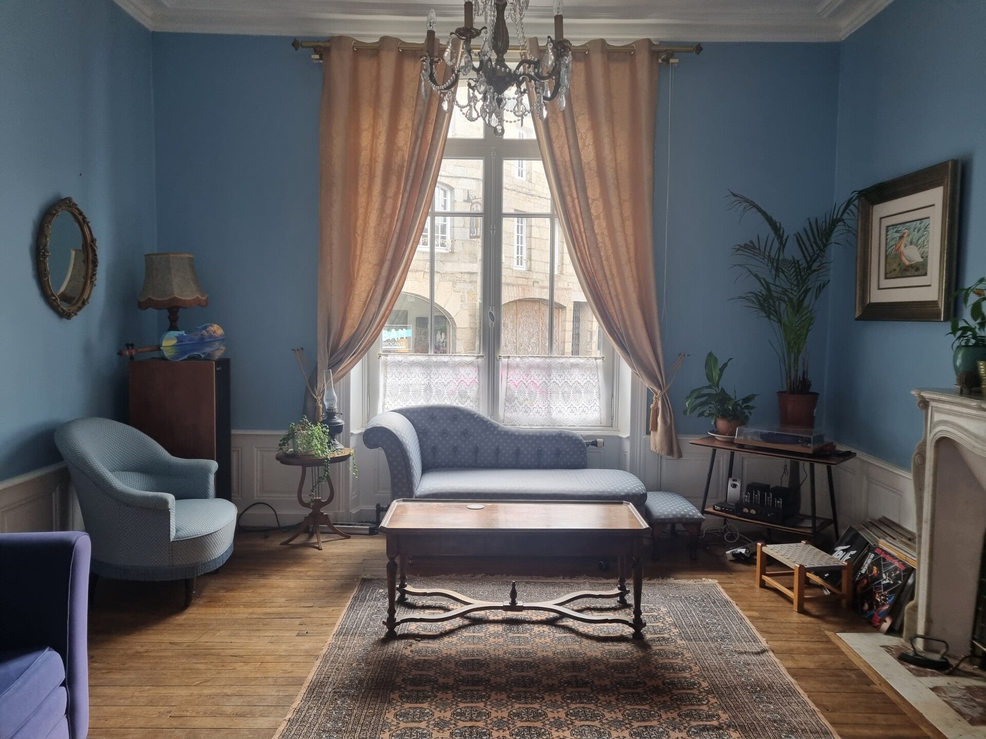 Quiet, sunny lounge
